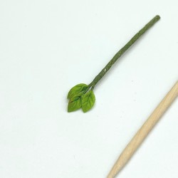 Веточка с листьями, кукольная миниатюра 1:12