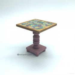 Столик с наборной столешницей, кукольная миниатюра 1:12