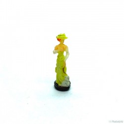 Статуэтка Модная леди в зеленом платье, миниатюра 1:!2