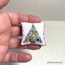 Рождественская подушка Елочка, миниатюрная вышивка