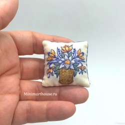 Подушка Цветы в голландском стиле, вышивка, миниатюра 1:12